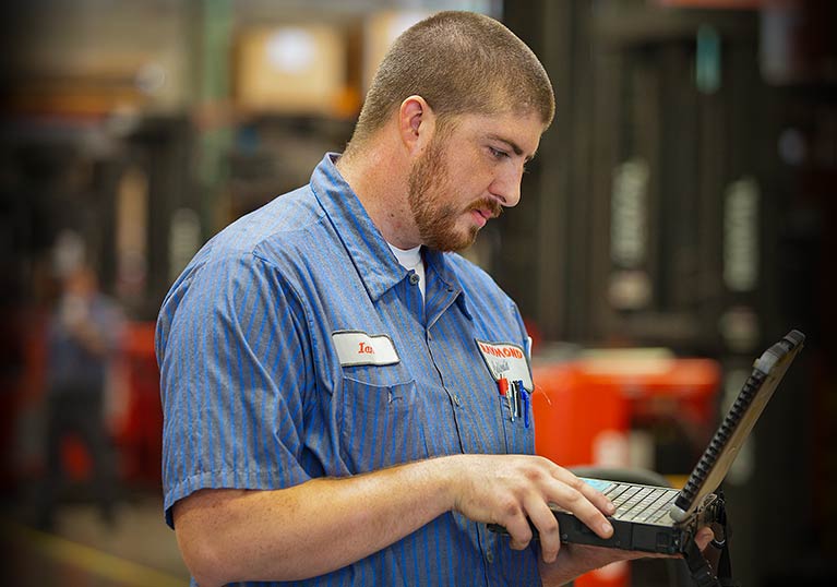 Raymond forklift service technician, forklift repair